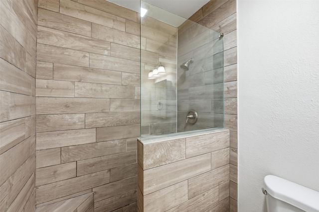 5910 Willow View Drive, Arlington, TX 76017