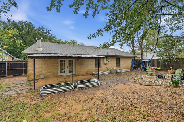 5910 Willow View Drive, Arlington, TX 76017