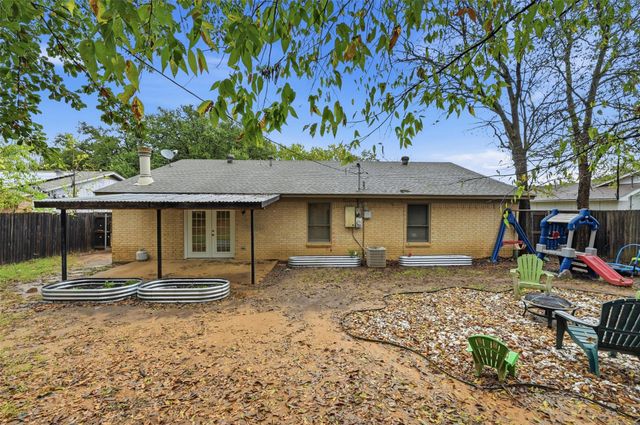 5910 Willow View Drive, Arlington, TX 76017