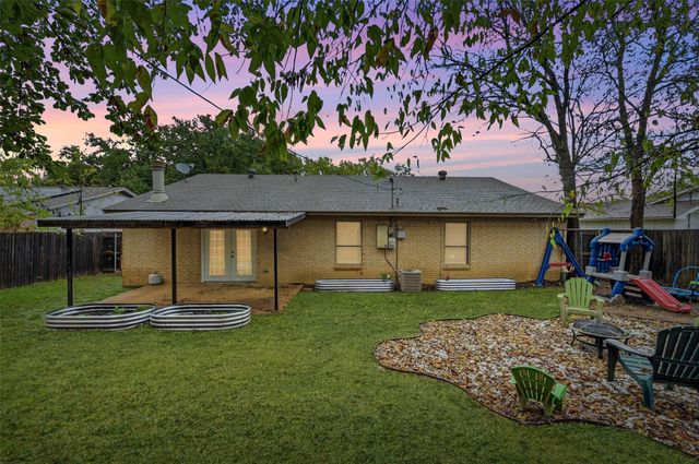 5910 Willow View Drive, Arlington, TX 76017