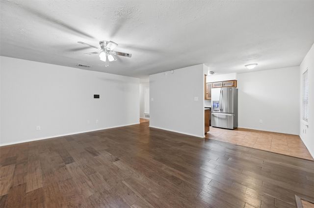 5910 Willow View Drive, Arlington, TX 76017