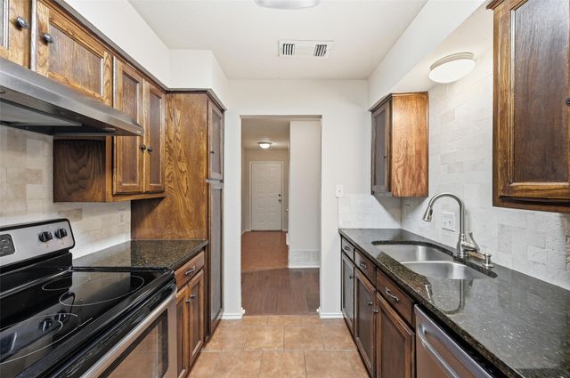 5910 Willow View Drive, Arlington, TX 76017