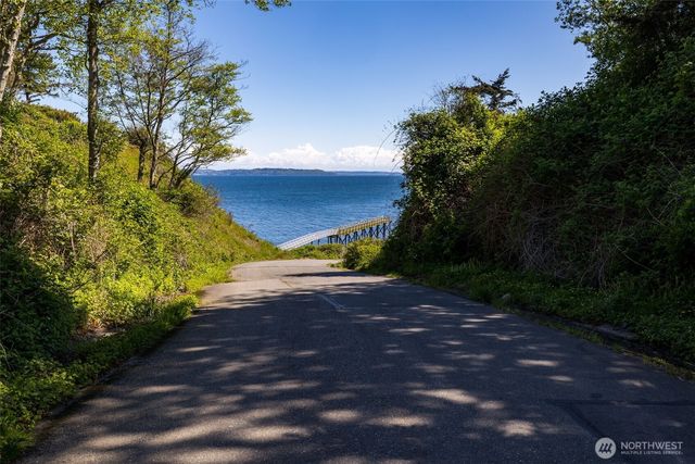 21579 Howard Avenue NE, Kingston, WA 98346