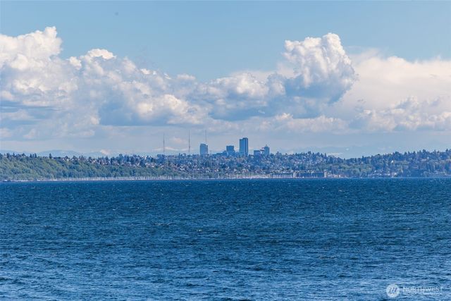 21579 Howard Avenue NE, Kingston, WA 98346