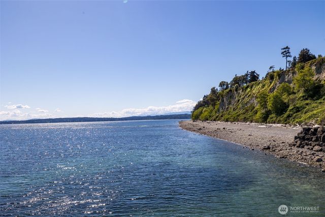 21579 Howard Avenue NE, Kingston, WA 98346