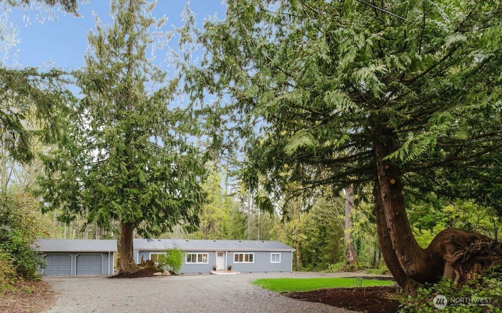 21579 Howard Avenue NE, Kingston, WA 98346
