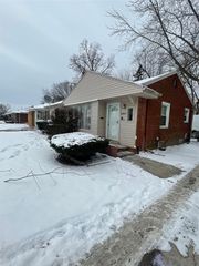 23509 Parklawn Street, Oak Park, MI 48237