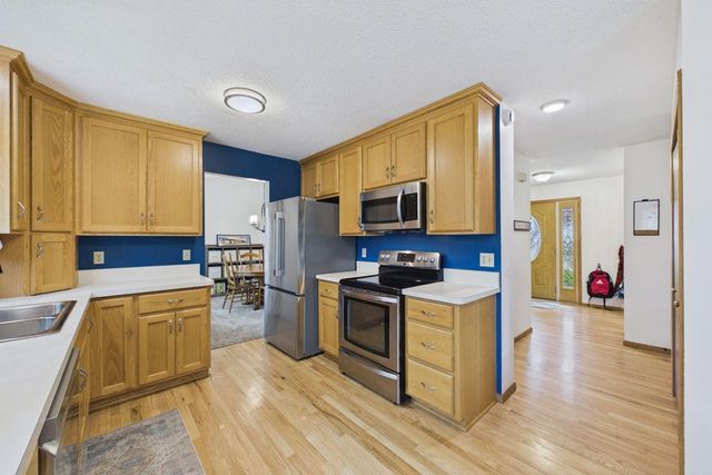 10358 Lee Drive, Eden Prairie, MN 55347