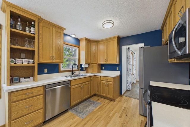10358 Lee Drive, Eden Prairie, MN 55347