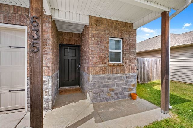 635 Woodcreek Loop, Lowell, AR 72745