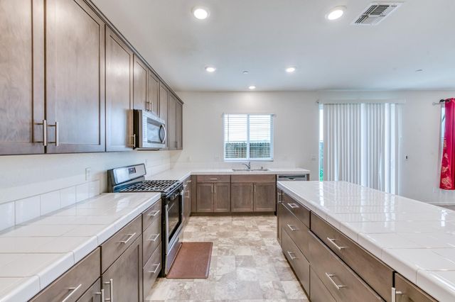 1469 Rinconada Drive, Madera, CA 93637