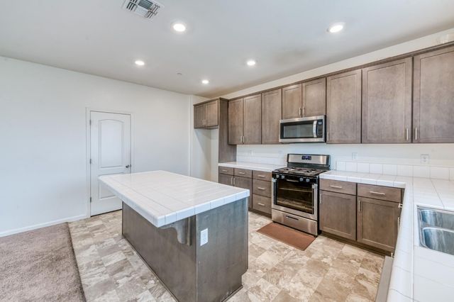 1469 Rinconada Drive, Madera, CA 93637