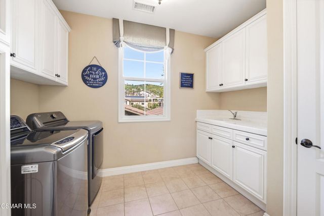 5068 Shady Trail Street, Simi Valley, CA 93063