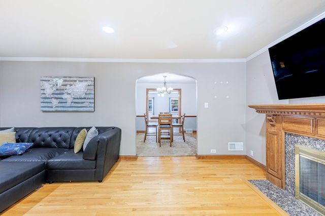 11017 S Campbell Avenue, Chicago, IL 60655