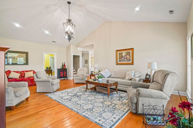 2892 Burroughs Rd., Galivants Ferry, SC 29544
