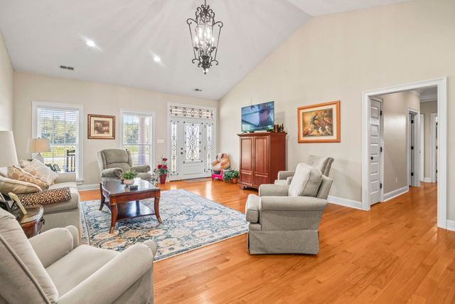 2892 Burroughs Rd., Galivants Ferry, SC 29544