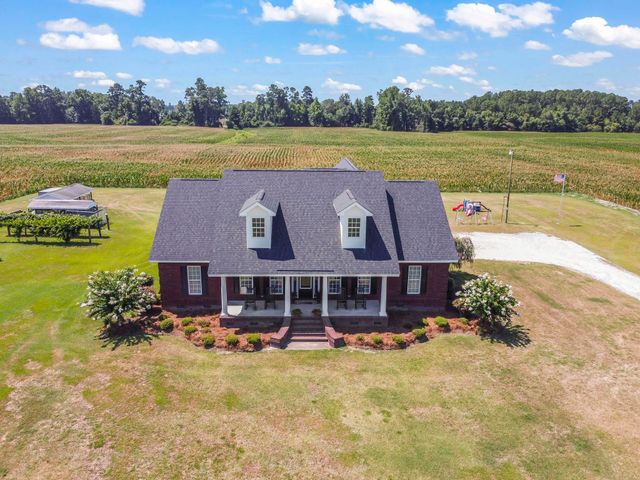 2892 Burroughs Rd., Galivants Ferry, SC 29544