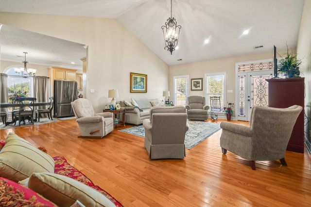 2892 Burroughs Rd., Galivants Ferry, SC 29544