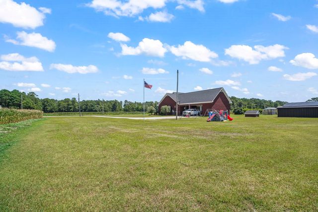 2892 Burroughs Rd., Galivants Ferry, SC 29544