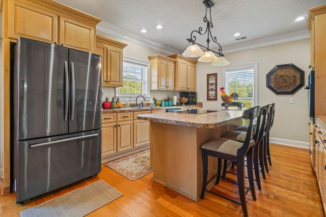 2892 Burroughs Rd., Galivants Ferry, SC 29544