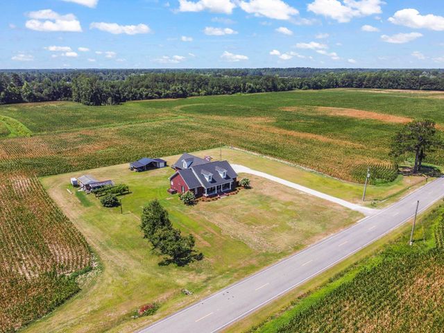 2892 Burroughs Rd., Galivants Ferry, SC 29544