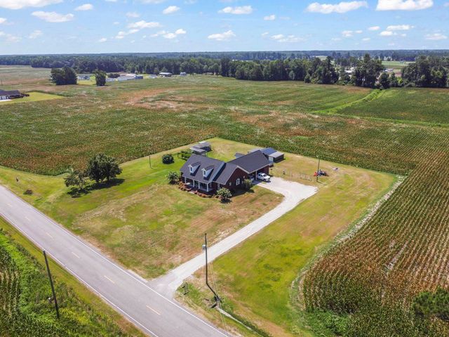 2892 Burroughs Rd., Galivants Ferry, SC 29544