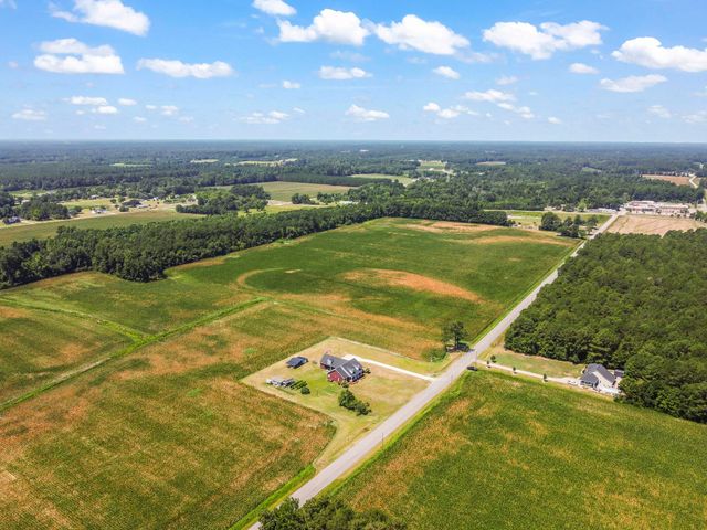 2892 Burroughs Rd., Galivants Ferry, SC 29544