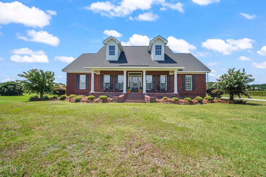 2892 Burroughs Rd., Galivants Ferry, SC 29544