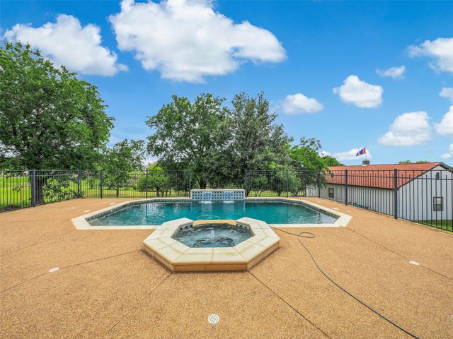 7349 Golf Club Drive, Fort Worth, TX 76179