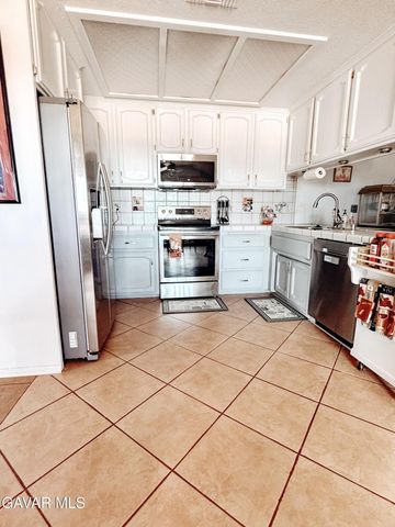 7851 Greenwood Avenue, California City, CA 93505