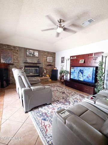 7851 Greenwood Avenue, California City, CA 93505