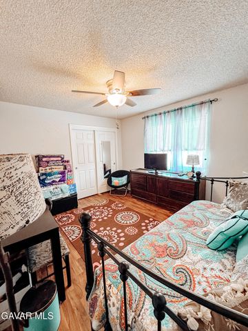 7851 Greenwood Avenue, California City, CA 93505