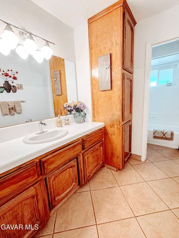 7851 Greenwood Avenue, California City, CA 93505