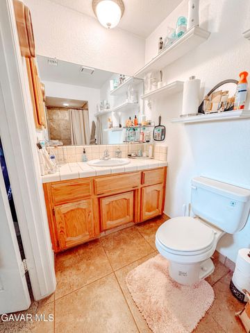 7851 Greenwood Avenue, California City, CA 93505