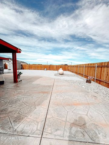 7851 Greenwood Avenue, California City, CA 93505