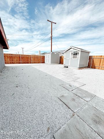 7851 Greenwood Avenue, California City, CA 93505