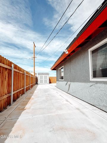 7851 Greenwood Avenue, California City, CA 93505