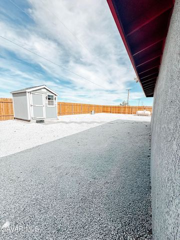 7851 Greenwood Avenue, California City, CA 93505