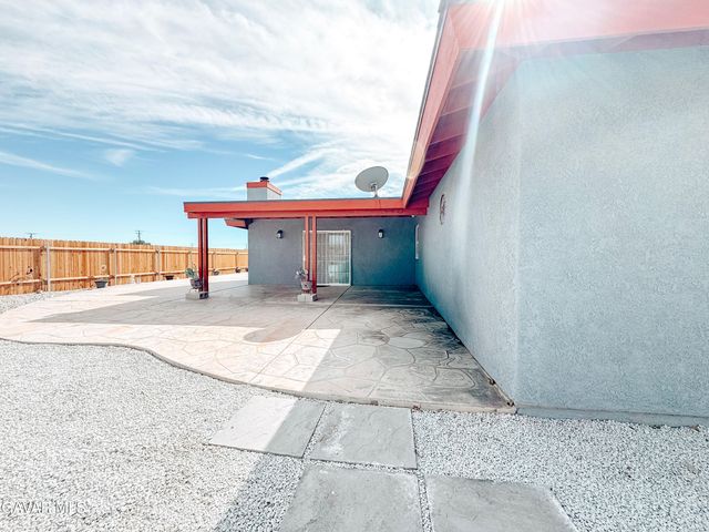 7851 Greenwood Avenue, California City, CA 93505