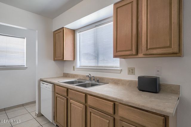 3536 E Glen Drive B, El Paso, TX 79936