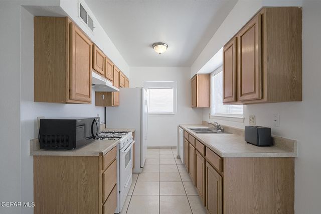3536 E Glen Drive B, El Paso, TX 79936