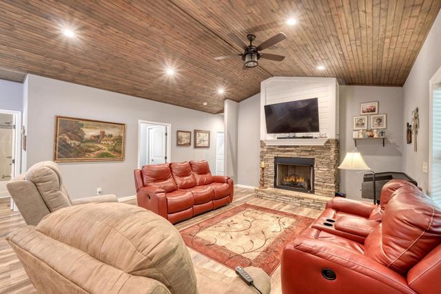 110 Hampton Road, Morganton, GA 30560