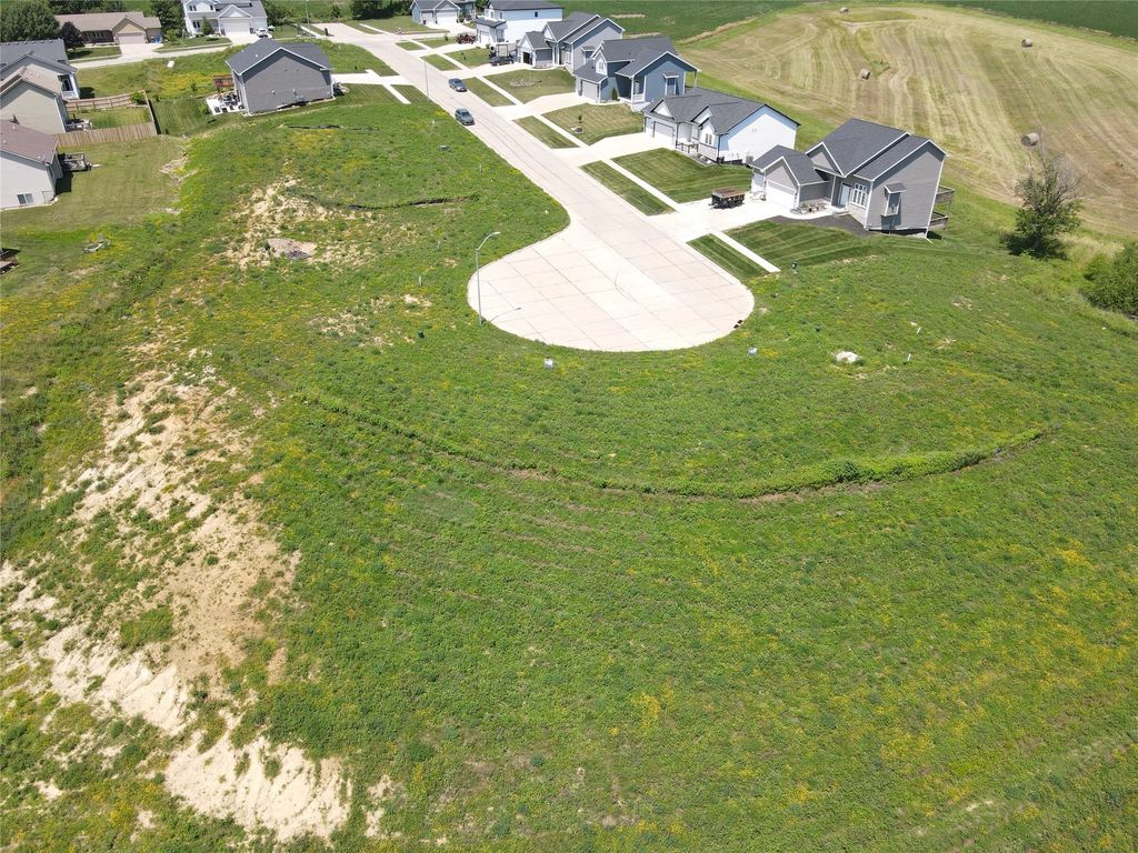 Lot 15 W Lincoln Place, Indianola, IA 50125