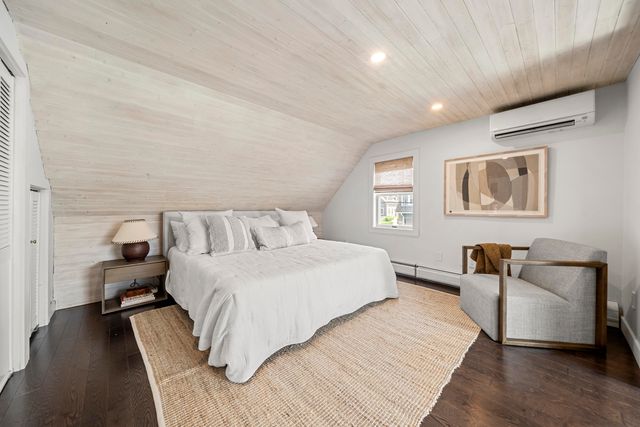 44 Pleasant Street, Provincetown, MA 02657