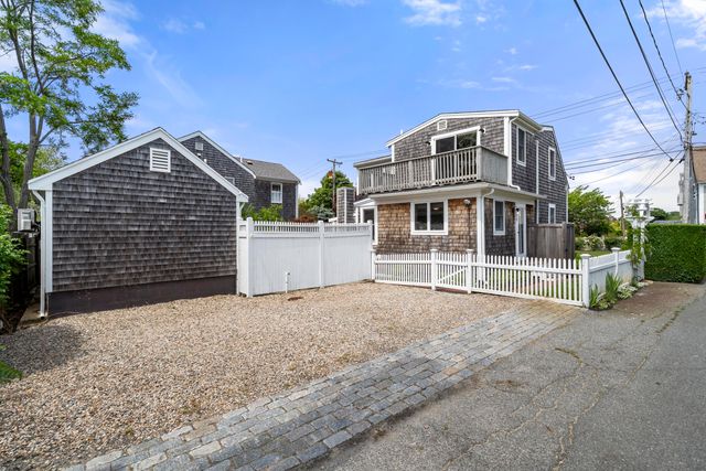 44 Pleasant Street, Provincetown, MA 02657