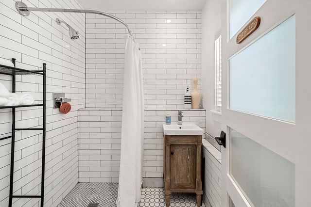 44 Pleasant Street, Provincetown, MA 02657