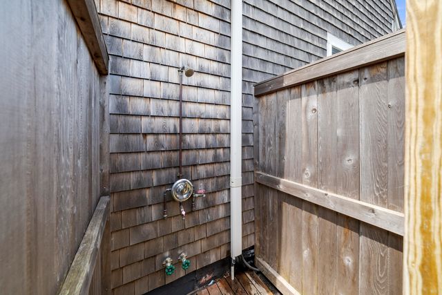 44 Pleasant Street, Provincetown, MA 02657