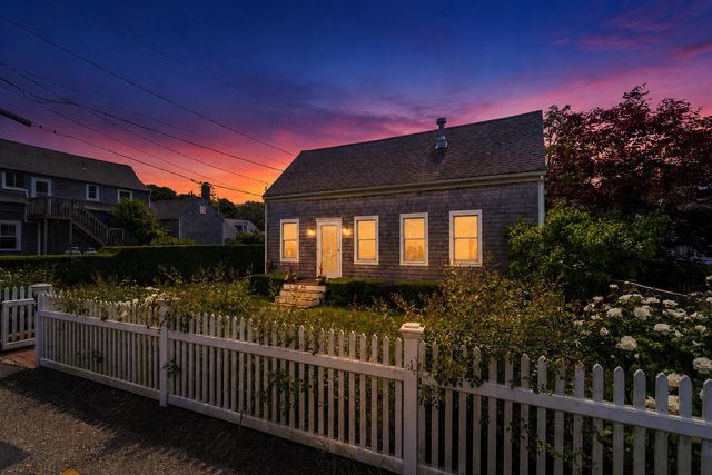 44 Pleasant Street, Provincetown, MA 02657