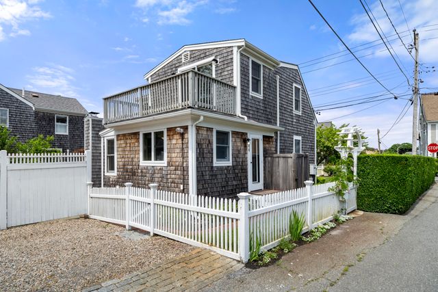 44 Pleasant Street, Provincetown, MA 02657