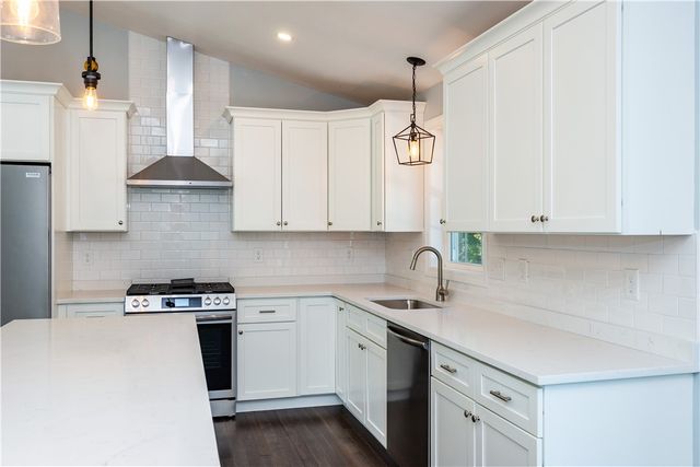 21 Carlson Circle, West Warwick, RI 02816